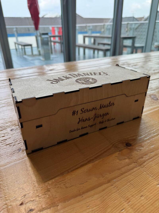 Sperrholz Geschenkebox ausgelasert und graviert. Persönliches Geschenk
