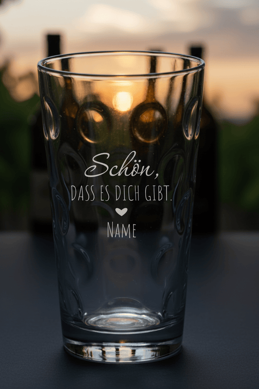 Dubbeglas mit personalisierter Gravur. Spülmaschinenfeste Lasergravur - Schön, dass es dich gibt mit Name