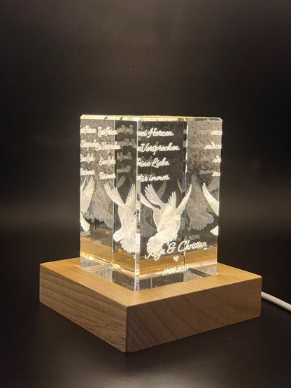 Kristall Rrechteck (K9) mit personalisierter 3D Gravur und LED Holzsockel von links vorne