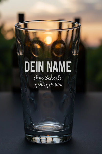 Dubbeglas mit personalisierter Gravur. Spülmaschinenfeste Lasergravur - Ohne Schorle geht nix mit Name