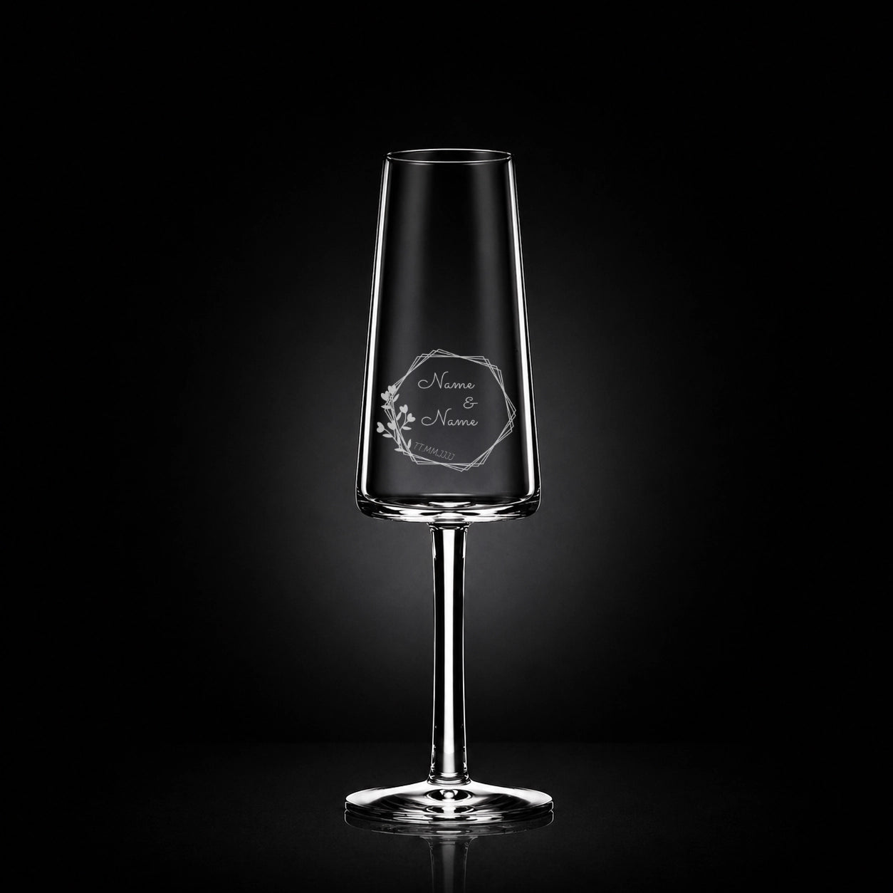 Stölzle Lausitz Sektglas mit deiner eigenen Gravur, personalisiert, spülmaschinenfest und einzigartig wie du - Fünfeck mit Blumen