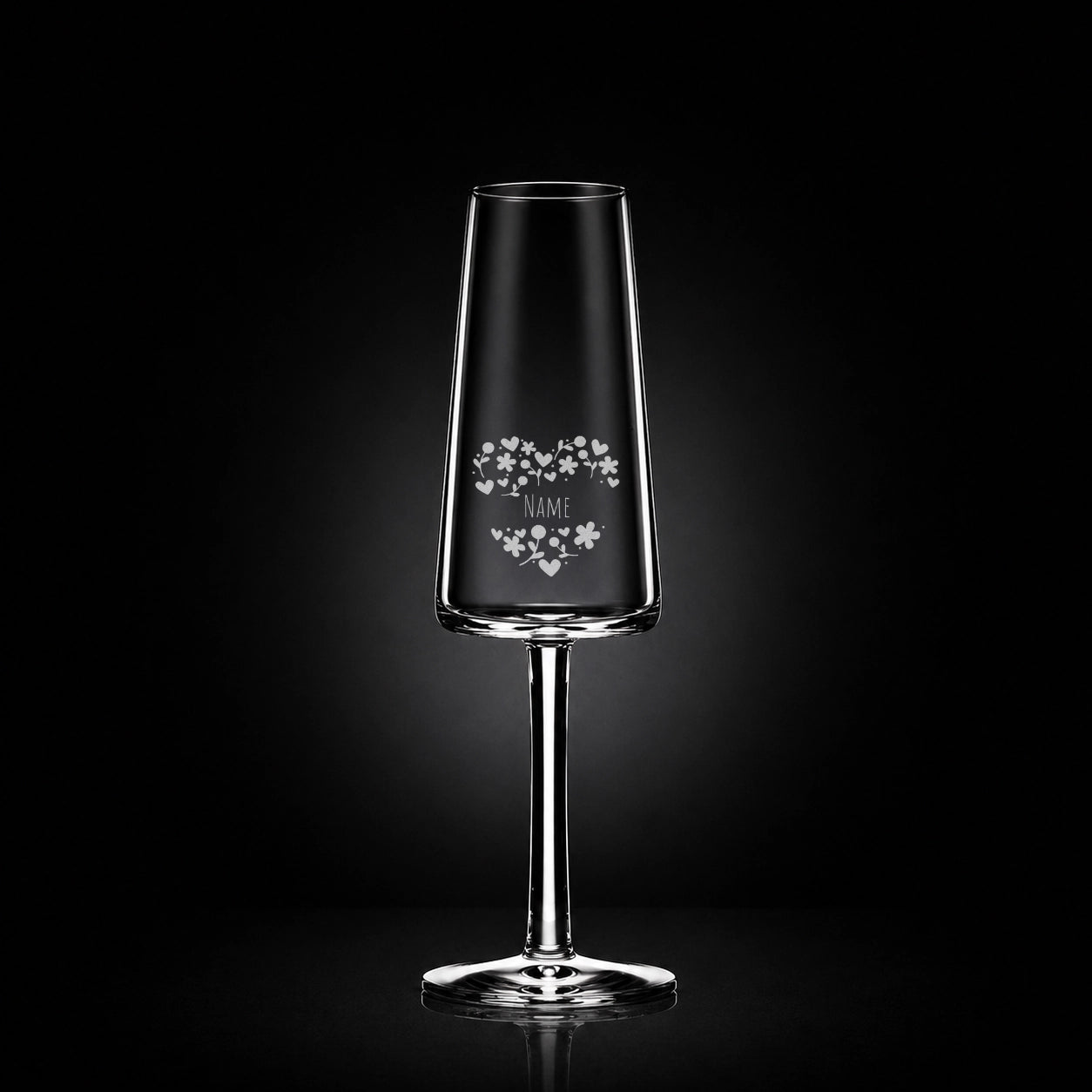 Stölzle Lausitz Sektglas mit deiner eigenen Gravur, personalisiert, spülmaschinenfest und einzigartig wie du - Herz mit Namen