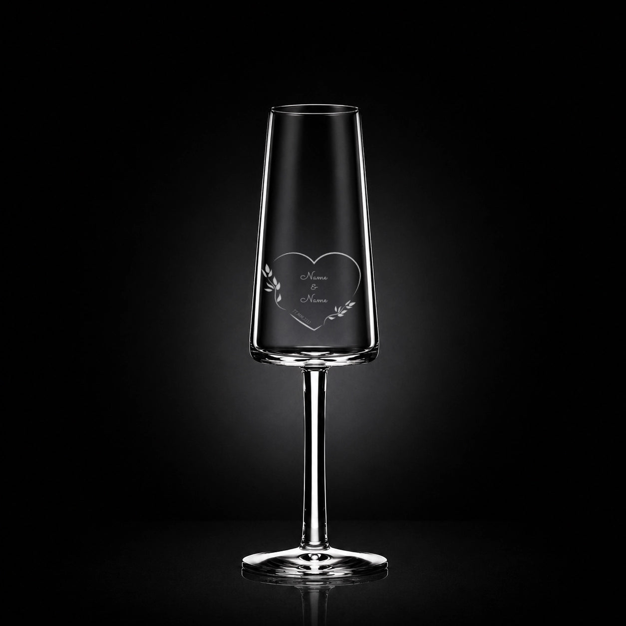 Stölzle Lausitz Sektglas mit deiner eigenen Gravur, personalisiert, spülmaschinenfest und einzigartig wie du - Herz mit Zweigen