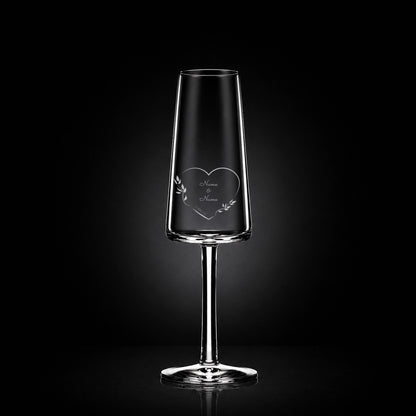 Stölzle Lausitz Sektglas mit deiner eigenen Gravur, personalisiert, spülmaschinenfest und einzigartig wie du - Herz mit Zweigen