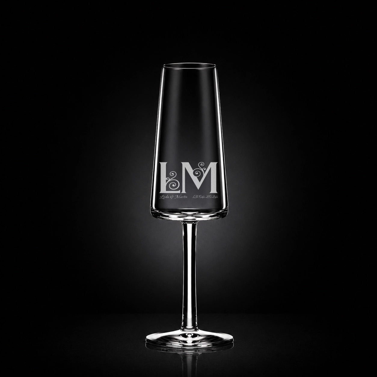 Stölzle Lausitz Sektglas mit deiner eigenen Gravur, personalisiert, spülmaschinenfest und einzigartig wie du - Monogram