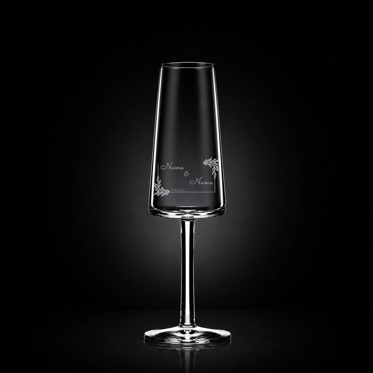 Stölzle Lausitz Sektglas mit deiner eigenen Gravur, personalisiert, spülmaschinenfest und einzigartig wie du - Viereck mit Blättern
