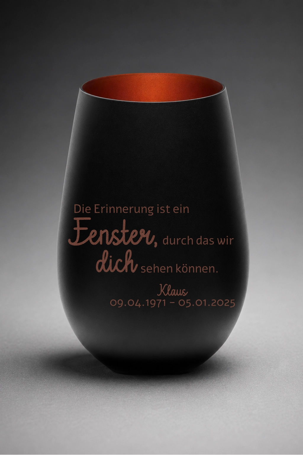 Stölzle Trauerlicht, Gedenklicht, Erinnerungslicht mit personalisierter Gravur - Die Erinnerung ist ein Fenster, durch das wir dich sehen können. 