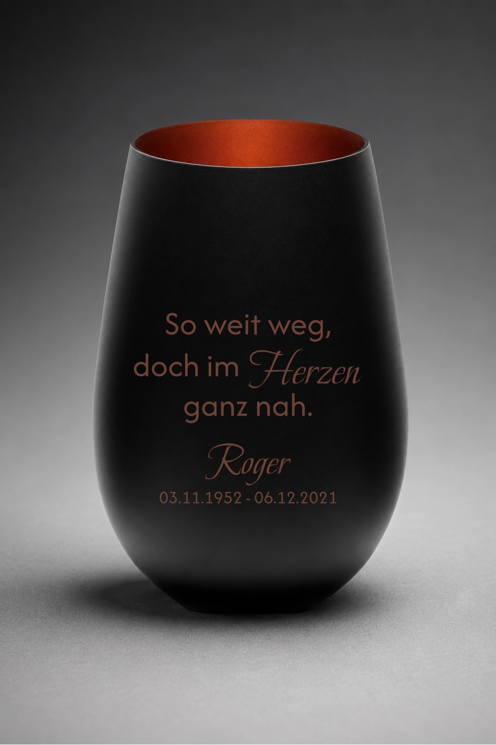 Stölzle Trauerlicht, Gedenklicht, Erinnerungslicht mit personalisierter Gravur - So weit weg, doch in Herzen ganz nah.