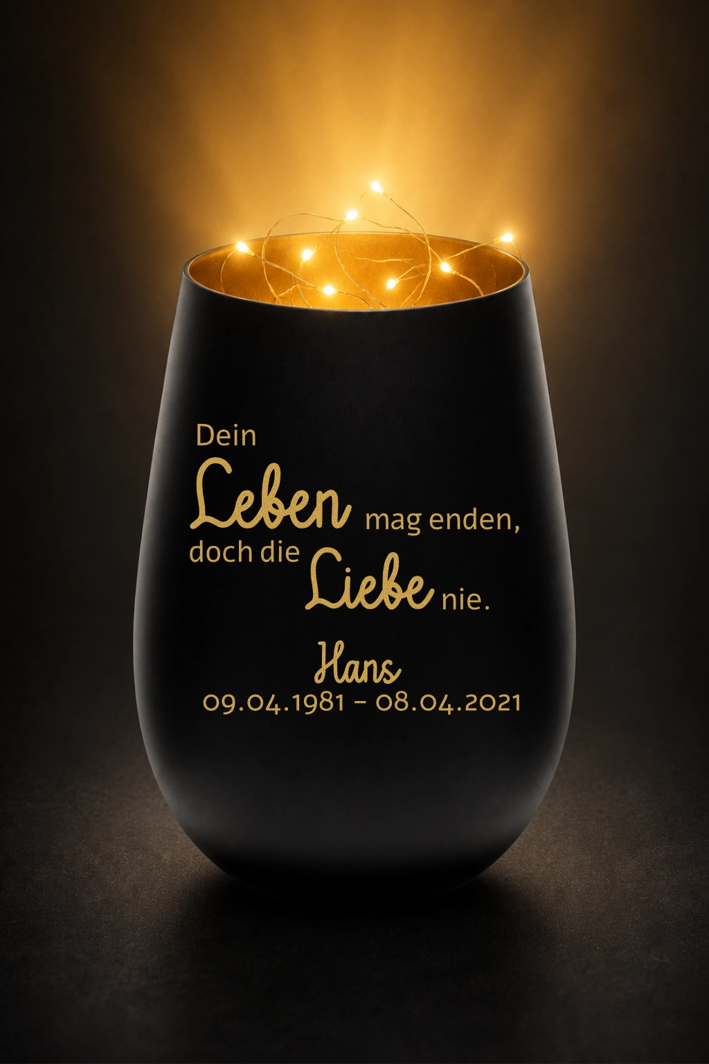 Stölzle Trauerlicht, Gedenklicht, Erinnerungslicht mit personalisierter Gravur - Dein leben mag enden, doch die Liebe nie. Mit Beleuchtung