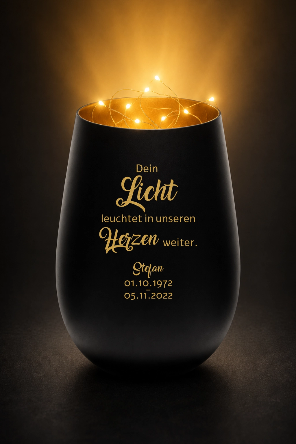 Stölzle Trauerlicht, Gedenklicht, Erinnerungslicht mit personalisierter Gravur - Dein Licht leuchtet in unseren Herzen weiter. Mit Beleuchtung