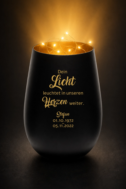 Stölzle Trauerlicht, Gedenklicht, Erinnerungslicht mit personalisierter Gravur - Dein Licht leuchtet in unseren Herzen weiter. Mit Beleuchtung