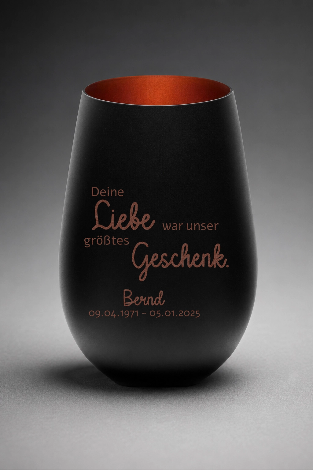 Stölzle Trauerlicht, Gedenklicht, Erinnerungslicht mit personalisierter Gravur - Deine Liebe war unser größtes Geschenk.