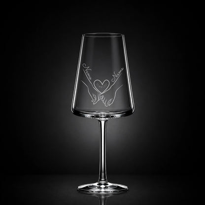 Weißweinglas mit deiner eigenen Gravur, personalisiert, spülmaschinenfest und einzigartig wie du - Hände mit Herz