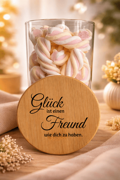 Geschenkglas "Glück ist ein Freund" mit Bambusdeckel von Ha1pe.de, zeigt ein liebevolles Freundschaftssymbol auf dem Glas.