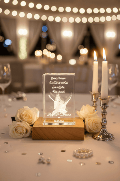 Kristall Tauben mit Sockel auf Hochzeitstisch